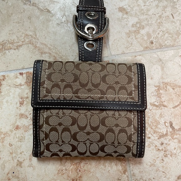 Coach wallet in great condition! - Picture 4 of 7